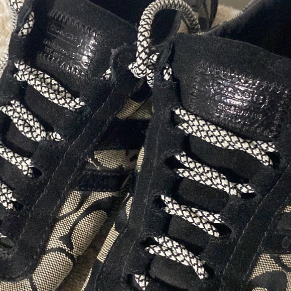 Coach🖤Leatherware Logo Sneakers+🎀Wristlet+🔑chains - Picture 17 of 17